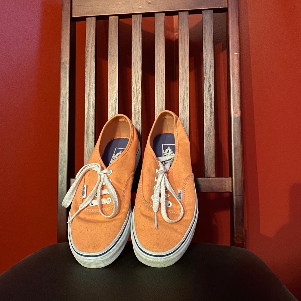 Vans women’s sneaker In coral